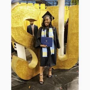 Meet your Posher, Briana